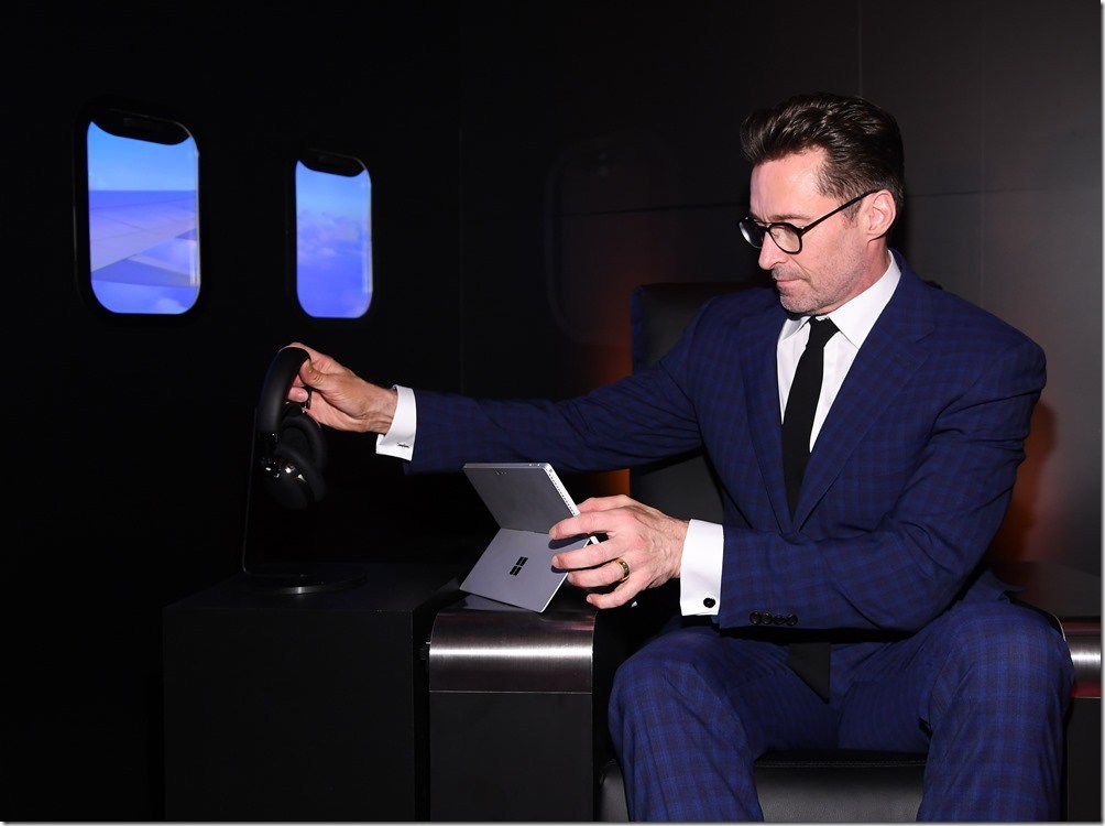 10.萬寶龍品牌大使休傑克曼體驗全新萬寶龍MB01全罩式智能耳機