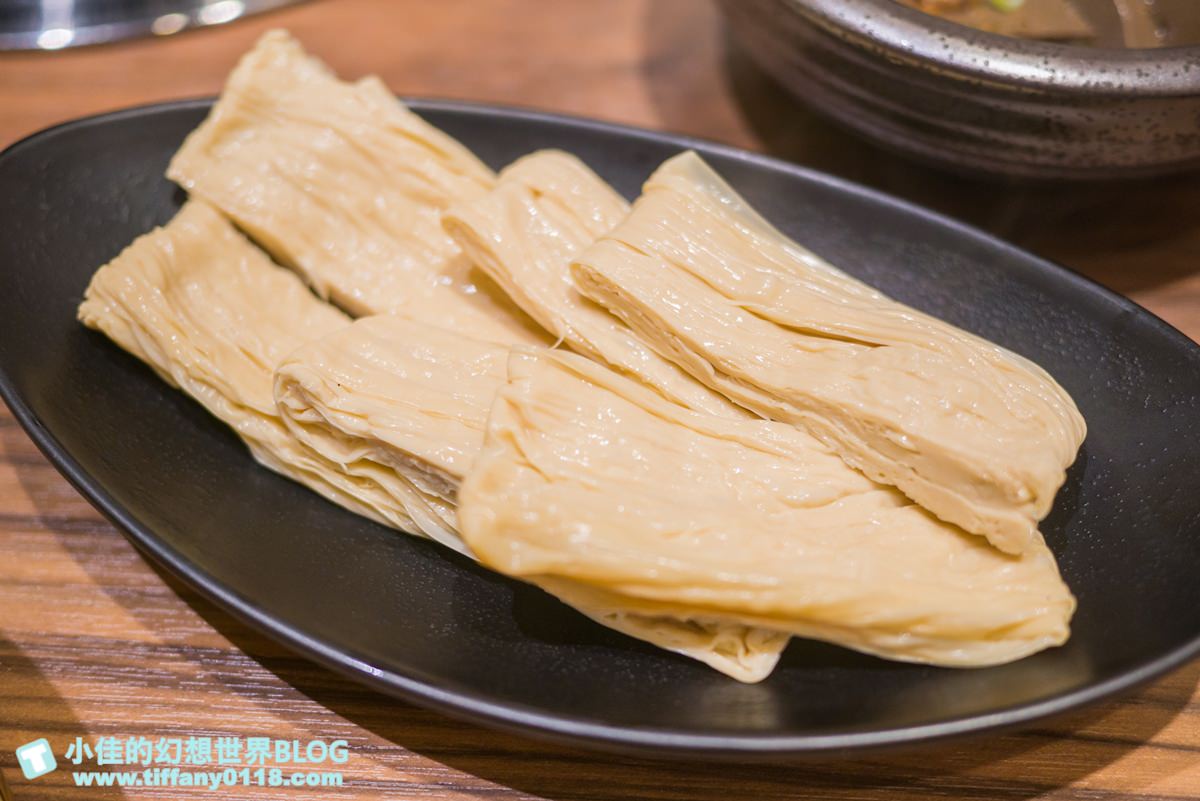 [台中火鍋]良食煮意有機鍋物/有機葉菜無限量吃到飽(附菜單)/平日商業午餐主食肉盤免費升級1.5倍