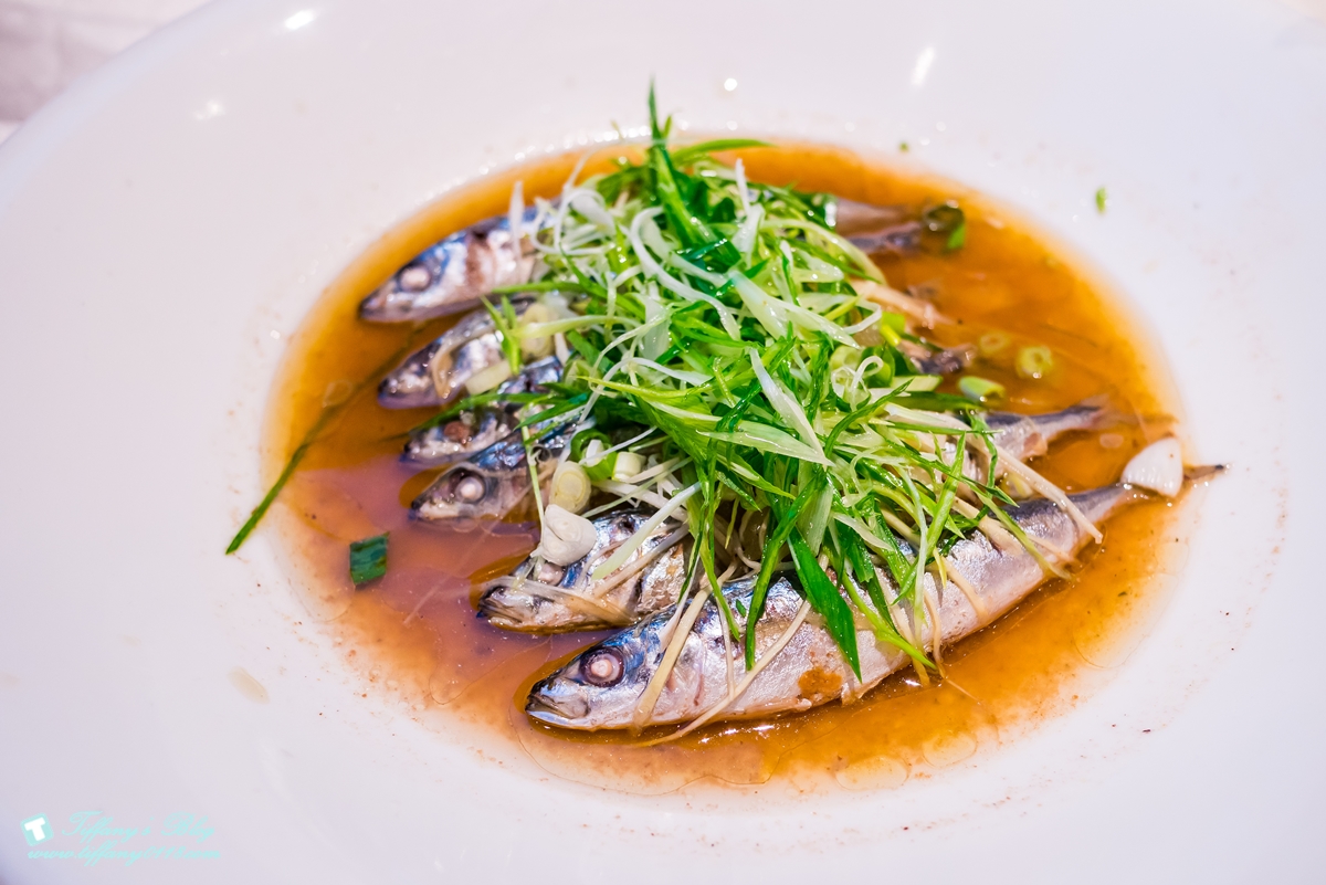 [台北美食]欣葉日本料理吃到飽(信義店)/台北吃到飽餐廳推薦/當月壽星免費扭蛋一次/認識欣葉員工享4人同行1人免費