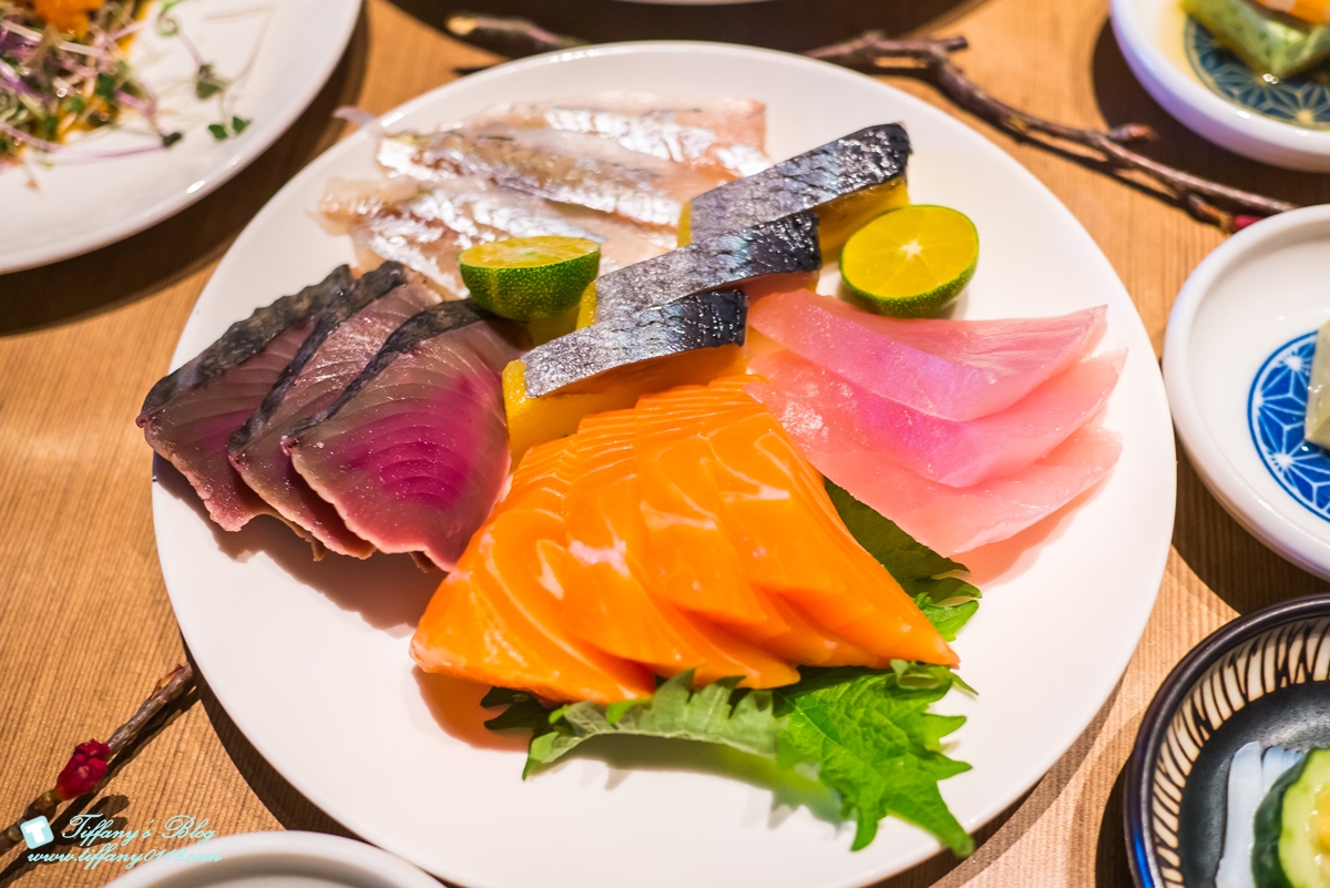 [台北美食]欣葉日本料理吃到飽(信義店)/台北吃到飽餐廳推薦/當月壽星免費扭蛋一次/認識欣葉員工享4人同行1人免費