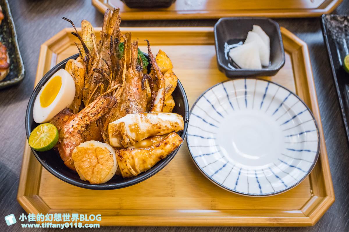 [微風台北車站美食]大河屋燒肉丼串燒(附菜單)/味噌湯飲料喝到飽/丼飯跟串燒都好吃