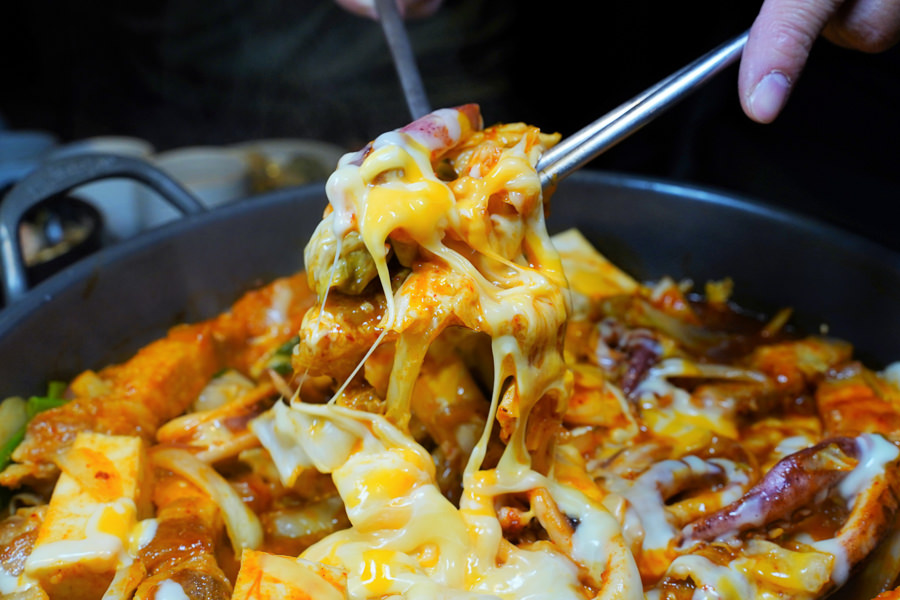 韓式料理 豆腐煲 聚餐 親子 夠味 小菜免費 韓國料理 家樂福