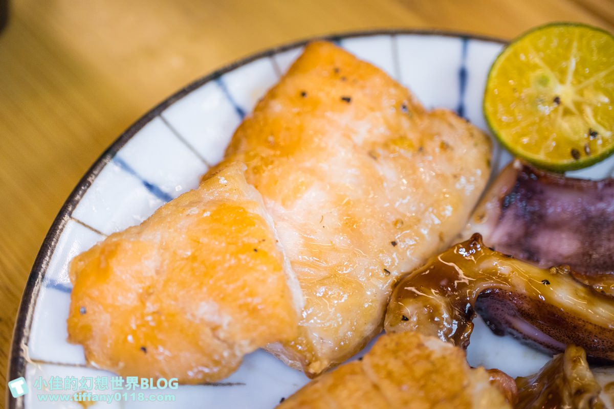 [微風台北車站美食]大河屋燒肉丼串燒(附菜單)/味噌湯飲料喝到飽/丼飯跟串燒都好吃