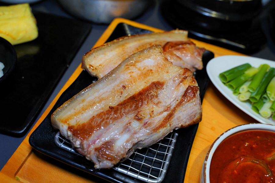 韓式料理 豆腐煲 聚餐 親子 夠味 小菜免費 韓國料理 家樂福