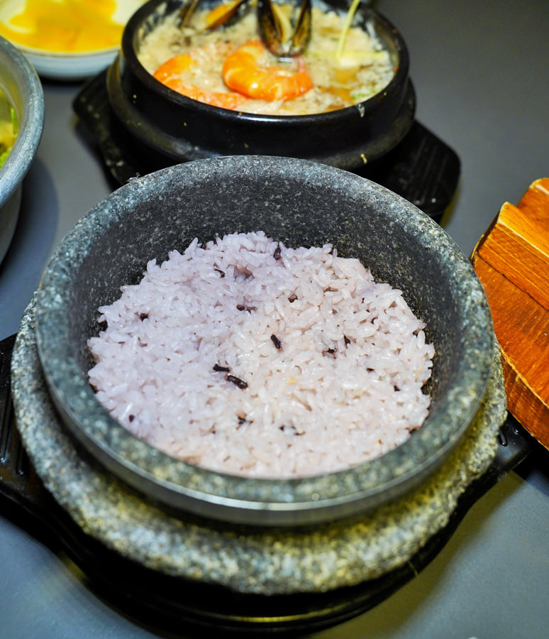 韓式料理 豆腐煲 聚餐 親子 夠味 小菜免費 韓國料理 家樂福