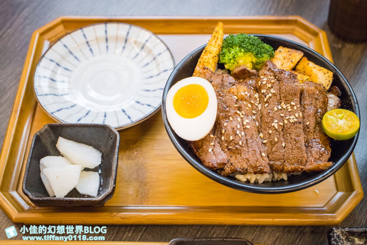 [微風台北車站美食]大河屋燒肉丼串燒(附菜單)/味噌湯飲料喝到飽/丼飯跟串燒都好吃