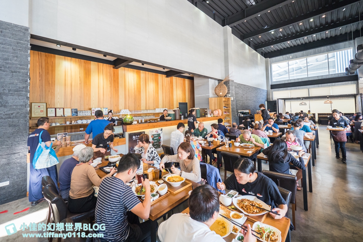 [台中美食]熱浪島南洋蔬食茶堂/戶外沙坑遊戲區/台中親子餐廳推薦/台中素食餐廳