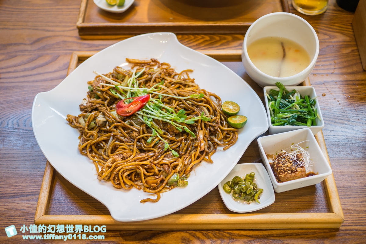 [台中美食]熱浪島南洋蔬食茶堂/戶外沙坑遊戲區/台中親子餐廳推薦/台中素食餐廳