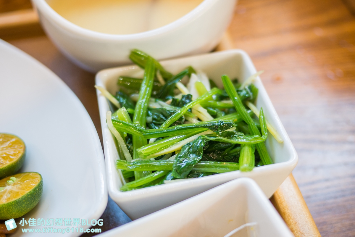 [台中美食]熱浪島南洋蔬食茶堂/戶外沙坑遊戲區/台中親子餐廳推薦/台中素食餐廳
