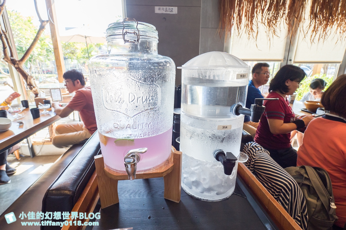 [台中美食]熱浪島南洋蔬食茶堂/戶外沙坑遊戲區/台中親子餐廳推薦/台中素食餐廳