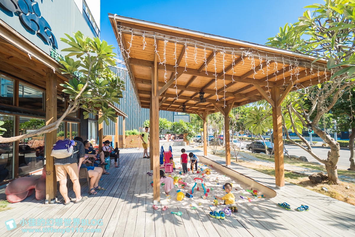 [台中美食]熱浪島南洋蔬食茶堂/戶外沙坑遊戲區/台中親子餐廳推薦/台中素食餐廳