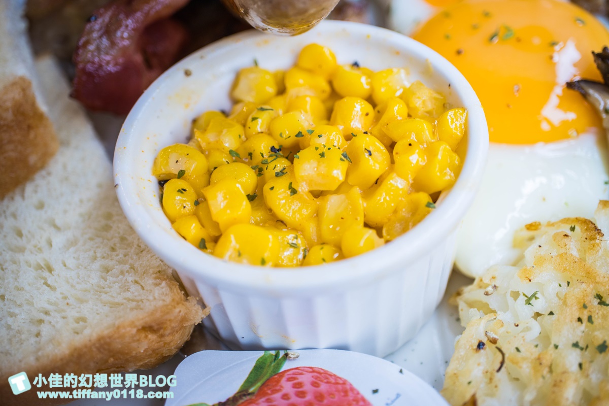 [台北早午餐]餵我早餐(附菜單及線上訂位)/藍白風IG超夯打卡店/大安森林公園站美食/台北網美餐廳推薦