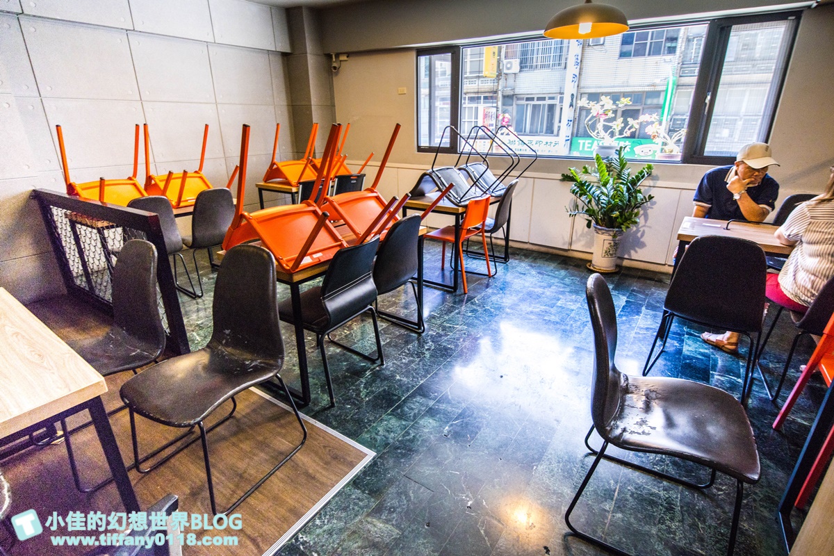 [高雄早午餐]美迪亞漢堡店總店(附菜單)/號稱高雄最好吃的鍋燒麵/有酸菜的燒肉土司也很推薦