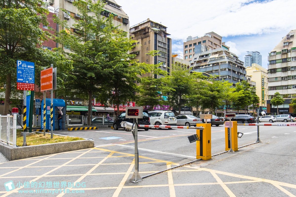 [高雄早午餐]美迪亞漢堡店總店(附菜單)/號稱高雄最好吃的鍋燒麵/有酸菜的燒肉土司也很推薦