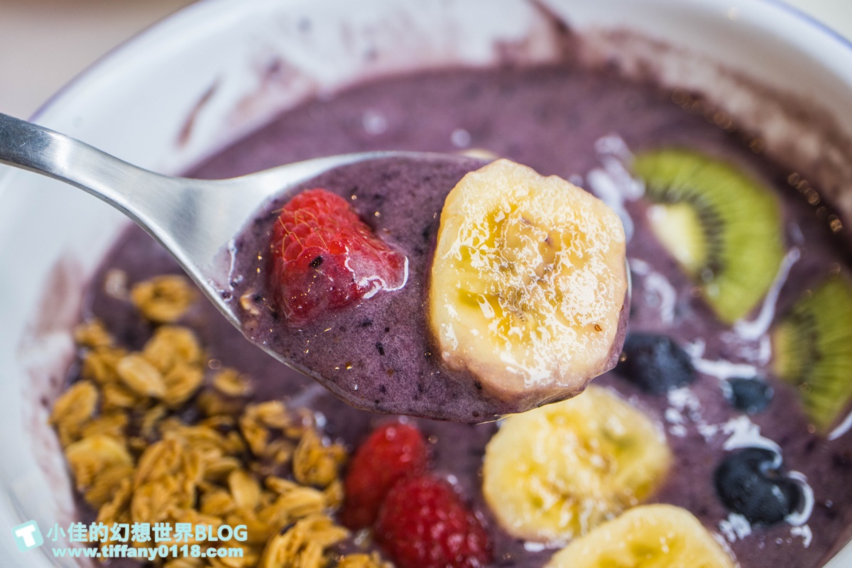 [台北早午餐]餵我早餐(附菜單及線上訂位)/藍白風IG超夯打卡店/大安森林公園站美食/台北網美餐廳推薦