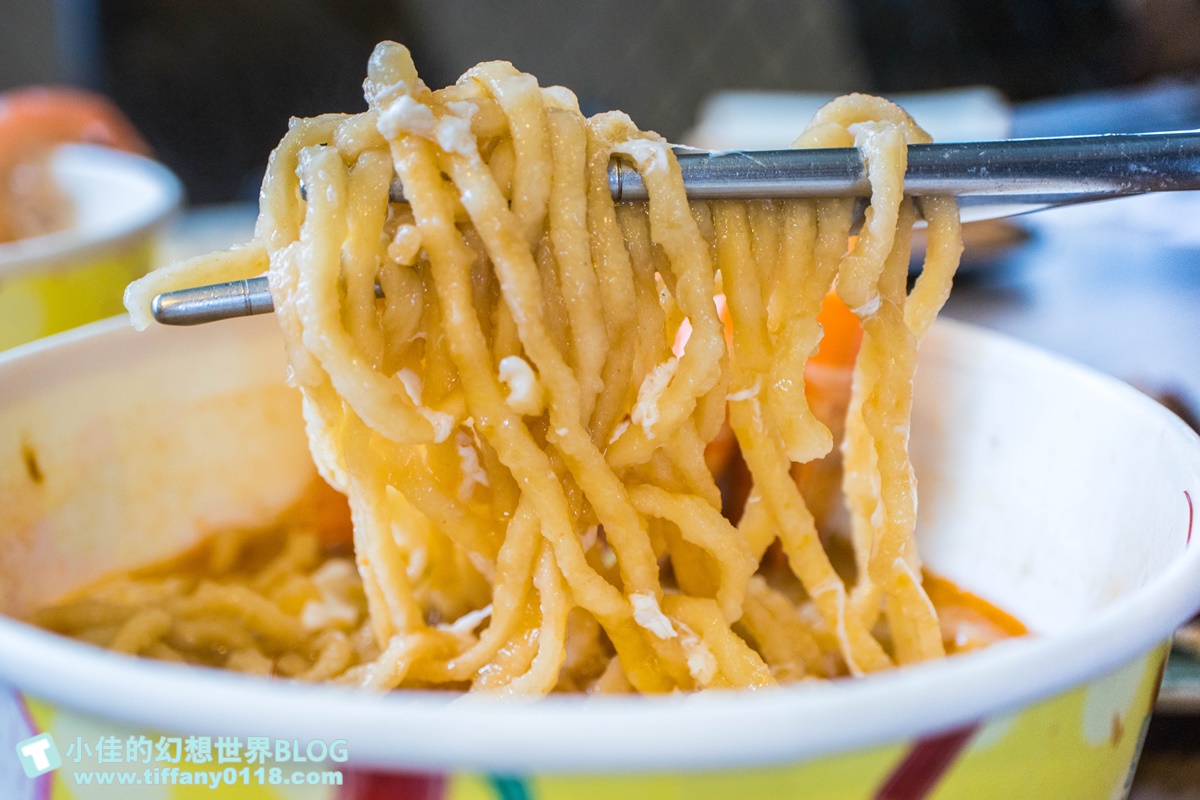 [高雄早午餐]美迪亞漢堡店總店(附菜單)/號稱高雄最好吃的鍋燒麵/有酸菜的燒肉土司也很推薦