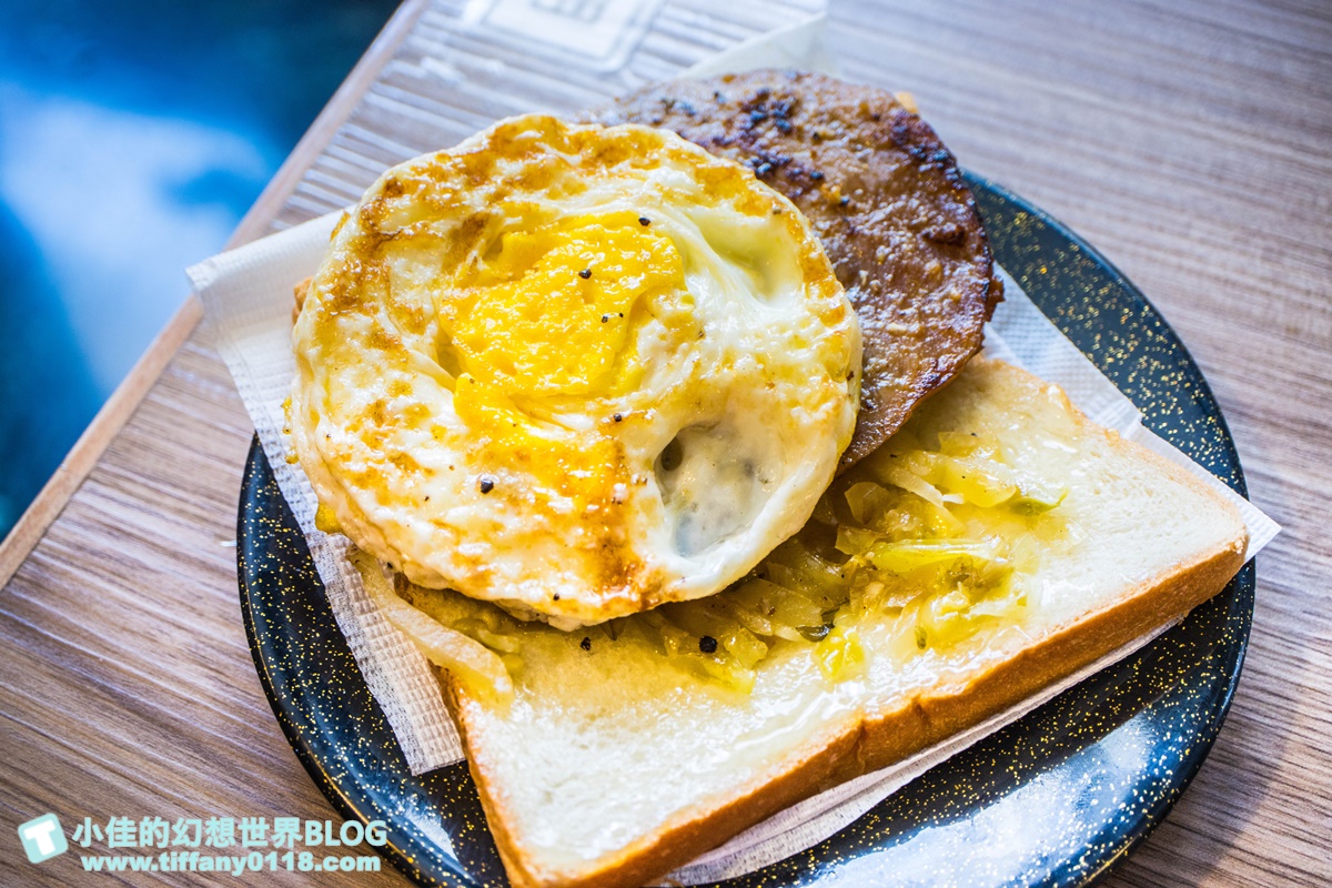 [高雄早午餐]美迪亞漢堡店總店(附菜單)/號稱高雄最好吃的鍋燒麵/有酸菜的燒肉土司也很推薦