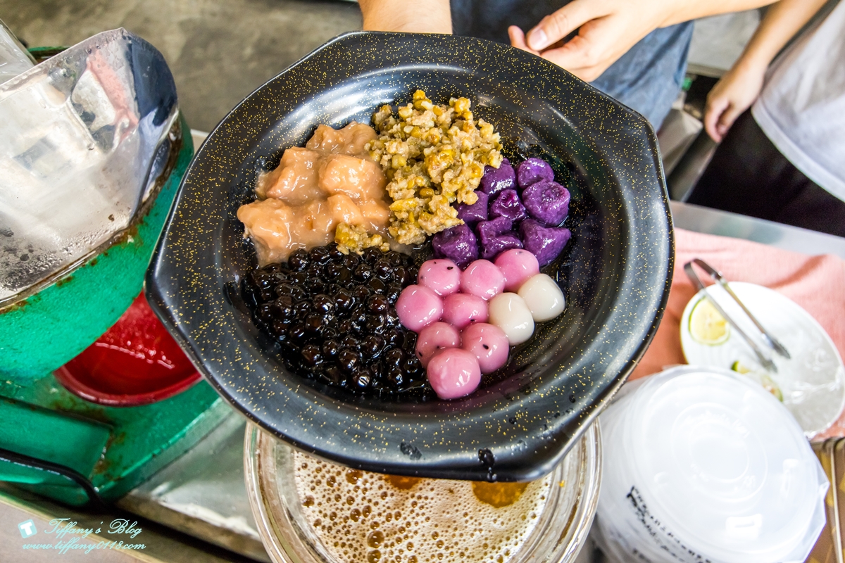 [高雄冰品]捌月甜品專門/必點限量桂花粉粿、桂花四寶冰/手炒桂花蜜別地方吃不到/獲選高雄十大奇冰