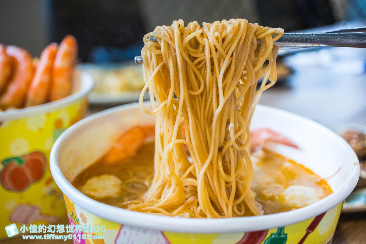 [高雄早午餐]美迪亞漢堡店總店(附菜單)/號稱高雄最好吃的鍋燒麵/有酸菜的燒肉土司也很推薦