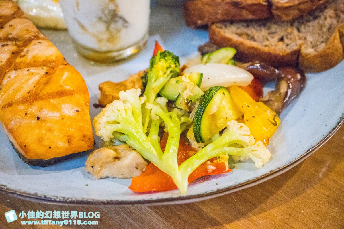 [南京復興站美食]舒曼六號餐館南京店(附菜單)/超強德國豬腳沒預約吃不到/台北早午餐推薦/網美餐廳推薦