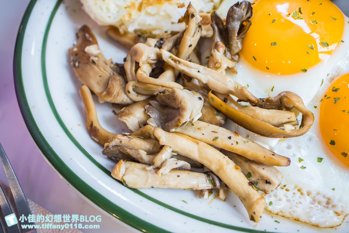 [台北早午餐]餵我早餐(附菜單及線上訂位)/藍白風IG超夯打卡店/大安森林公園站美食/台北網美餐廳推薦