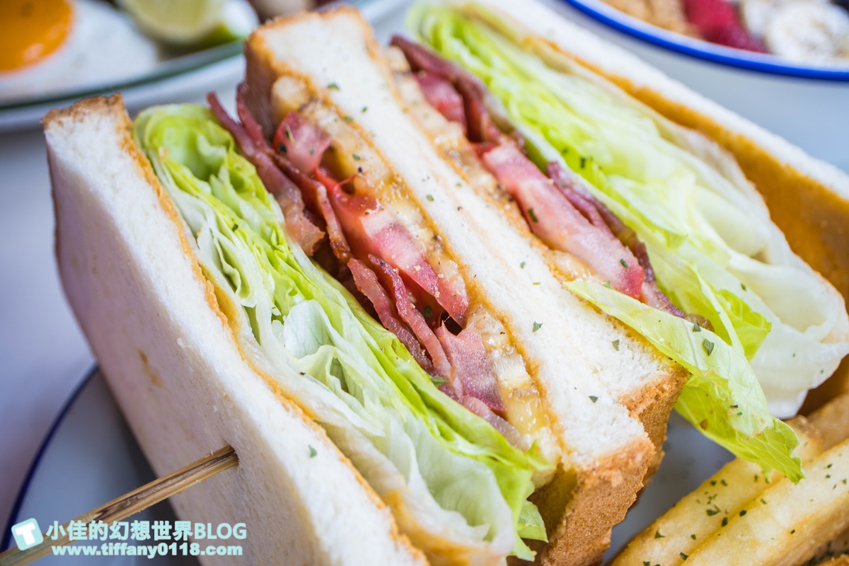 [台北早午餐]餵我早餐(附菜單及線上訂位)/藍白風IG超夯打卡店/大安森林公園站美食/台北網美餐廳推薦