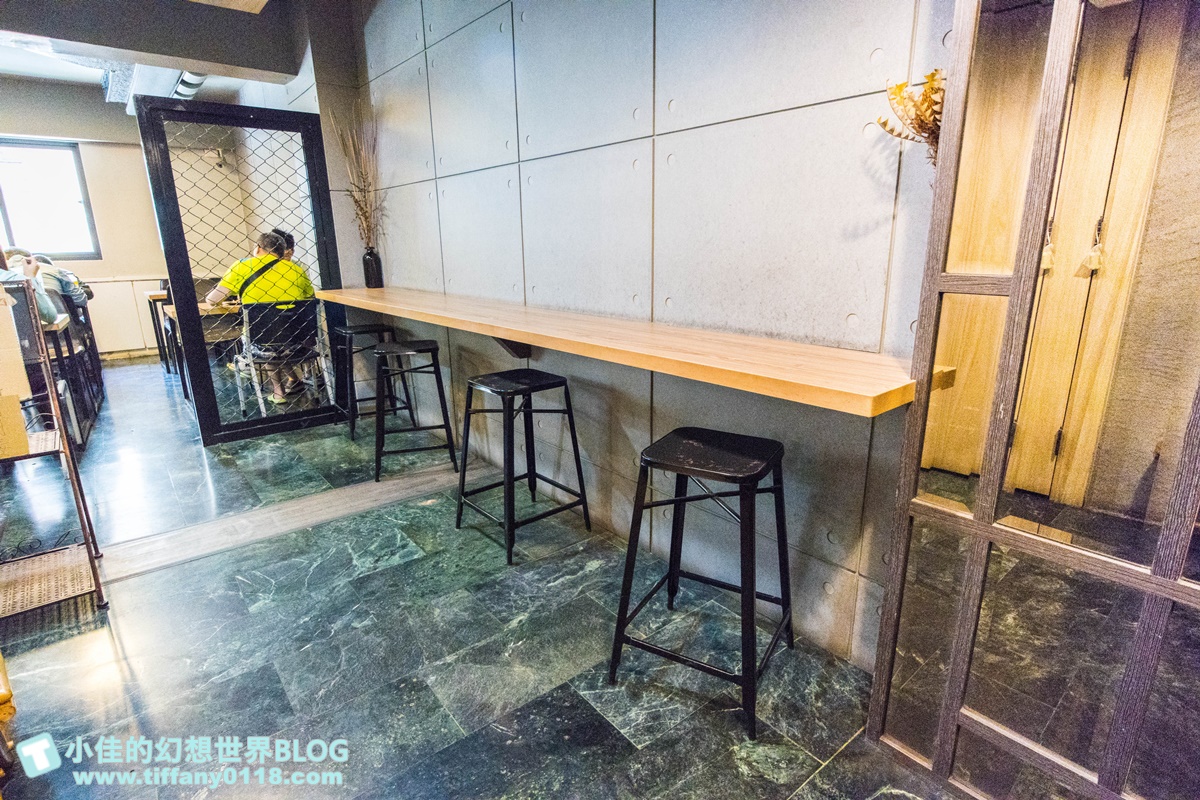 [高雄早午餐]美迪亞漢堡店總店(附菜單)/號稱高雄最好吃的鍋燒麵/有酸菜的燒肉土司也很推薦