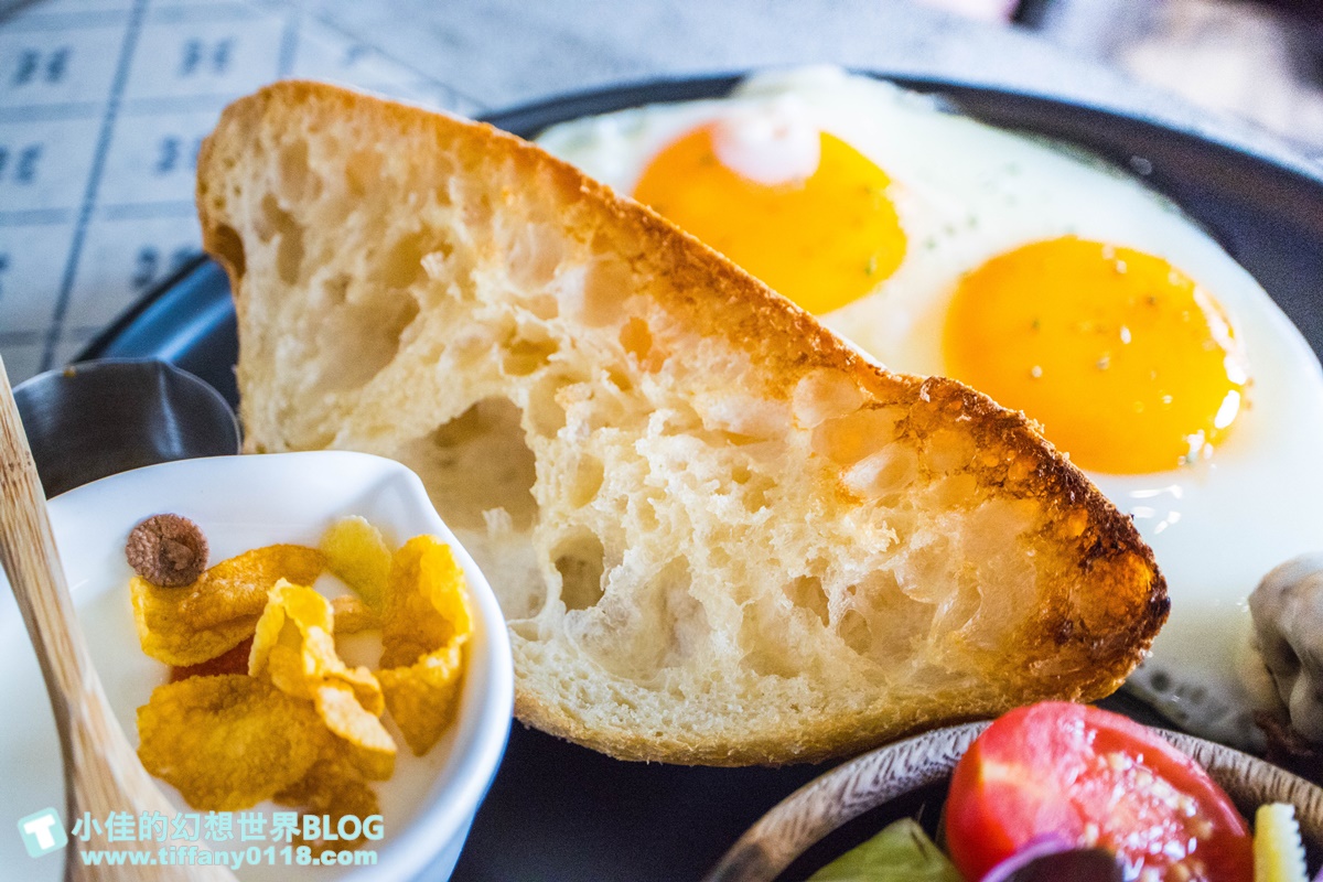 [高雄美食]亨寶咖啡早午餐/懷舊復古風格裝潢好拍又好吃/超豐盛高雄早午餐推薦(附完整菜單)