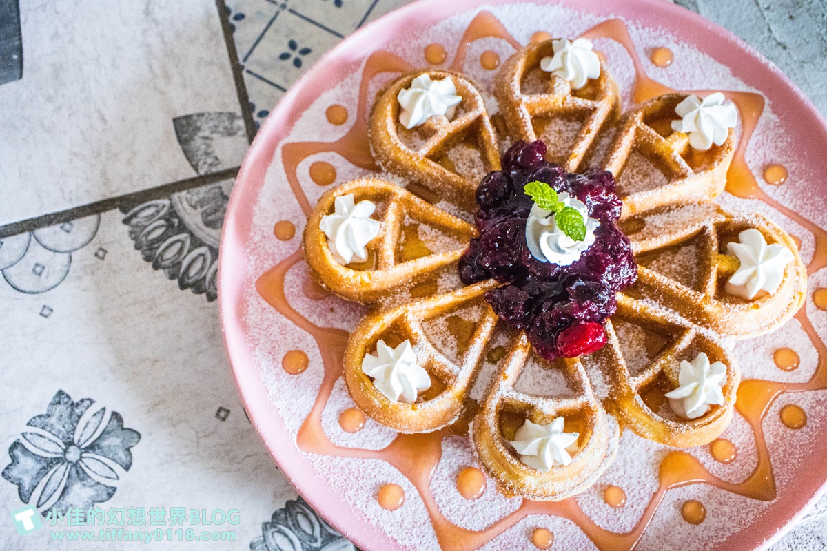 [高雄美食]亨寶咖啡早午餐/懷舊復古風格裝潢好拍又好吃/超豐盛高雄早午餐推薦(附完整菜單)