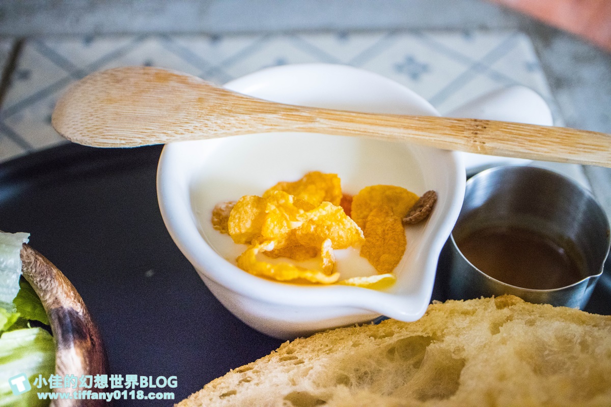 [高雄美食]亨寶咖啡早午餐/懷舊復古風格裝潢好拍又好吃/超豐盛高雄早午餐推薦(附完整菜單)