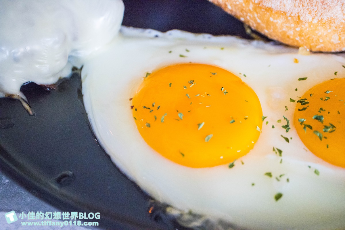 [高雄美食]亨寶咖啡早午餐/懷舊復古風格裝潢好拍又好吃/超豐盛高雄早午餐推薦(附完整菜單)