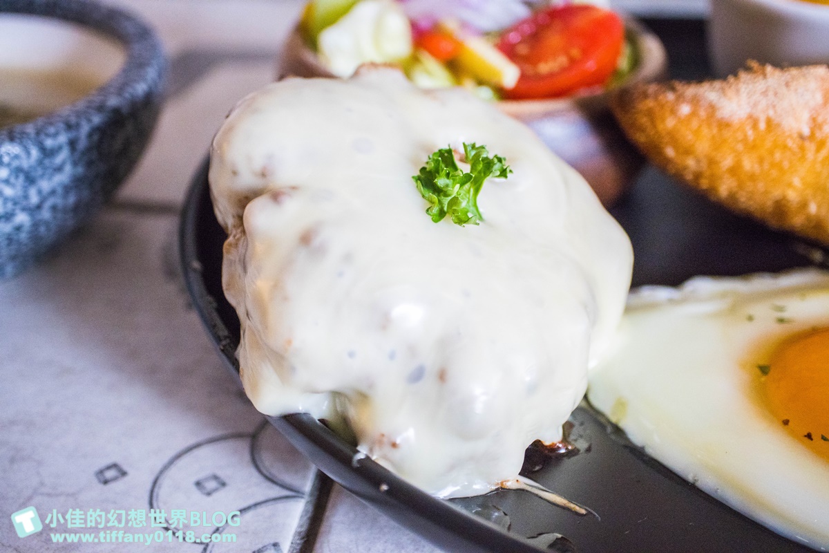 [高雄美食]亨寶咖啡早午餐/懷舊復古風格裝潢好拍又好吃/超豐盛高雄早午餐推薦(附完整菜單)