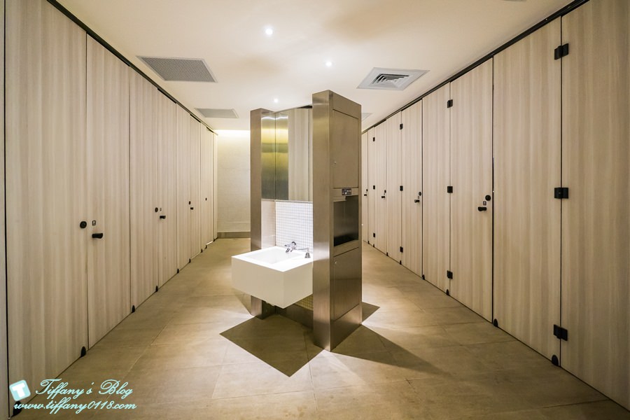 [高雄景點]棧貳庫KW2/白色旋轉木馬IG打卡點/文青約會親子出遊推薦/美食餐廳文創商品應有盡有