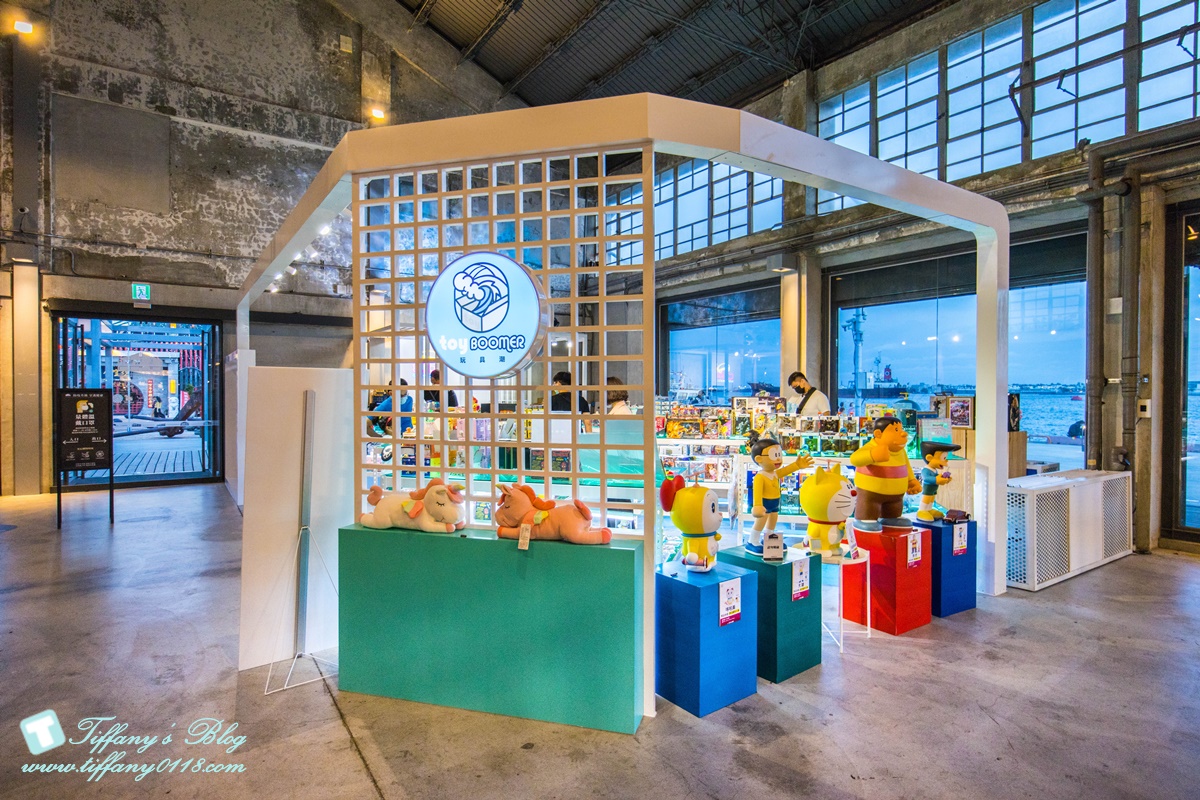 [高雄景點]棧貳庫KW2/白色旋轉木馬IG打卡點/文青約會親子出遊推薦/美食餐廳文創商品應有盡有