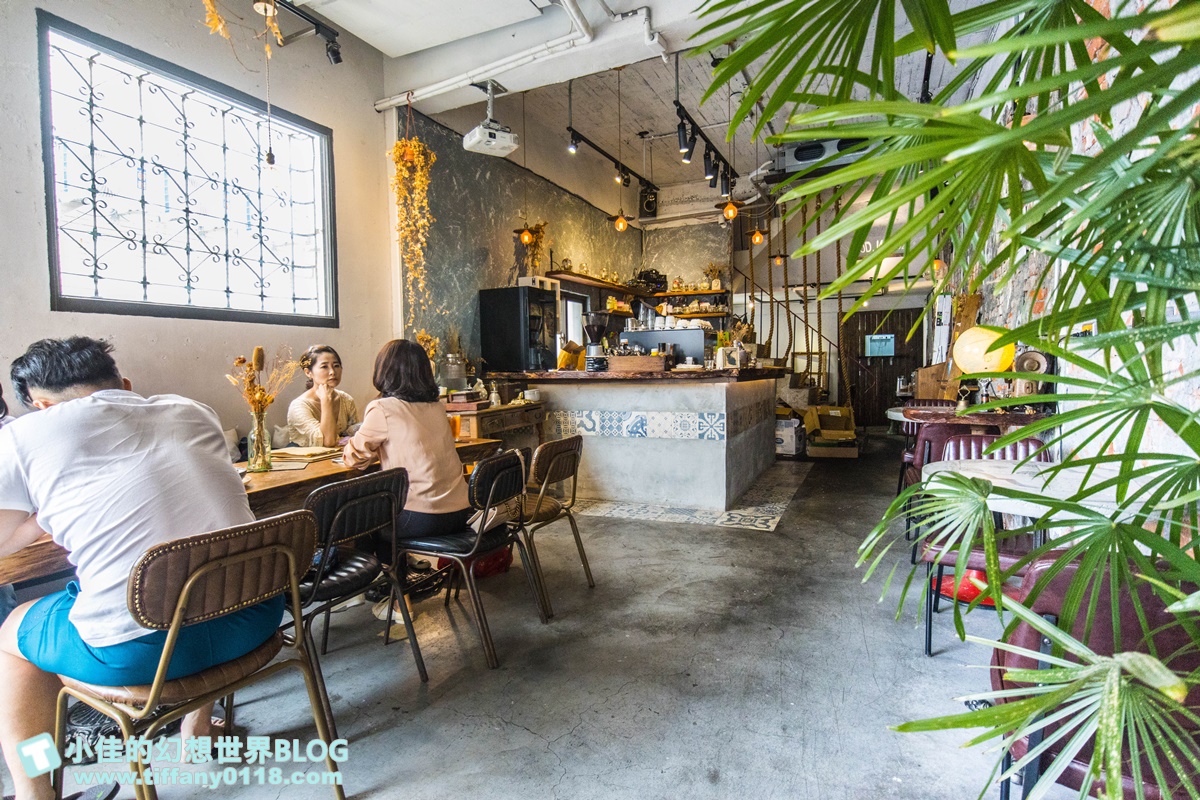 [高雄美食]亨寶咖啡早午餐/懷舊復古風格裝潢好拍又好吃/超豐盛高雄早午餐推薦(附完整菜單)