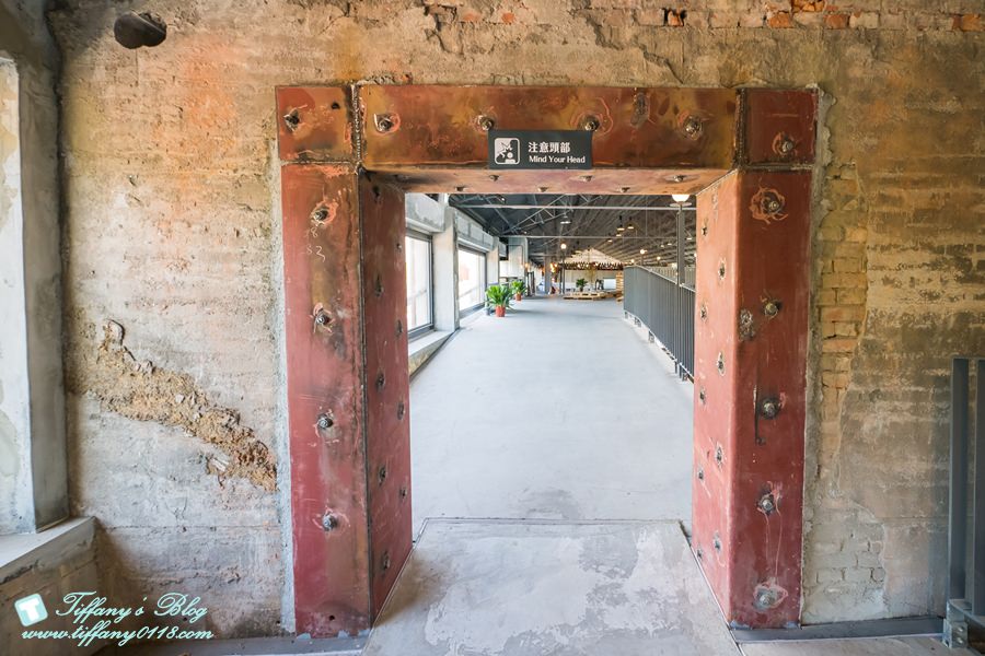 [高雄景點]棧貳庫KW2/白色旋轉木馬IG打卡點/文青約會親子出遊推薦/美食餐廳文創商品應有盡有