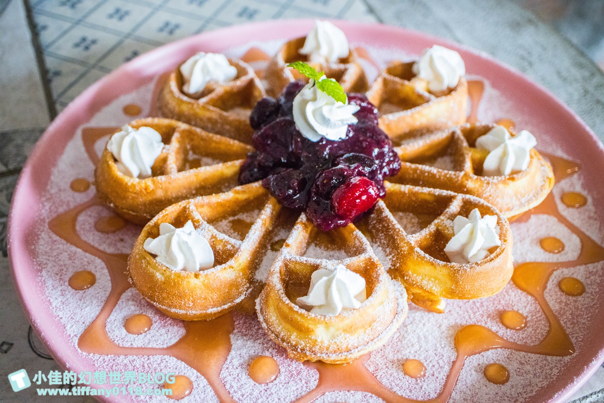 [高雄美食]亨寶咖啡早午餐/懷舊復古風格裝潢好拍又好吃/超豐盛高雄早午餐推薦(附完整菜單)