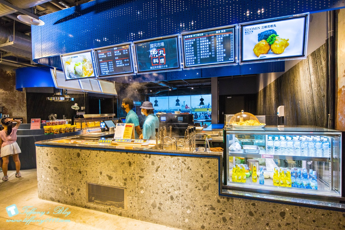 [高雄景點]棧貳庫KW2/白色旋轉木馬IG打卡點/文青約會親子出遊推薦/美食餐廳文創商品應有盡有