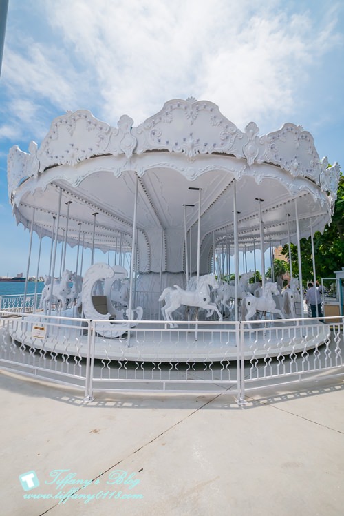 [高雄景點]棧貳庫KW2/白色旋轉木馬IG打卡點/文青約會親子出遊推薦/美食餐廳文創商品應有盡有