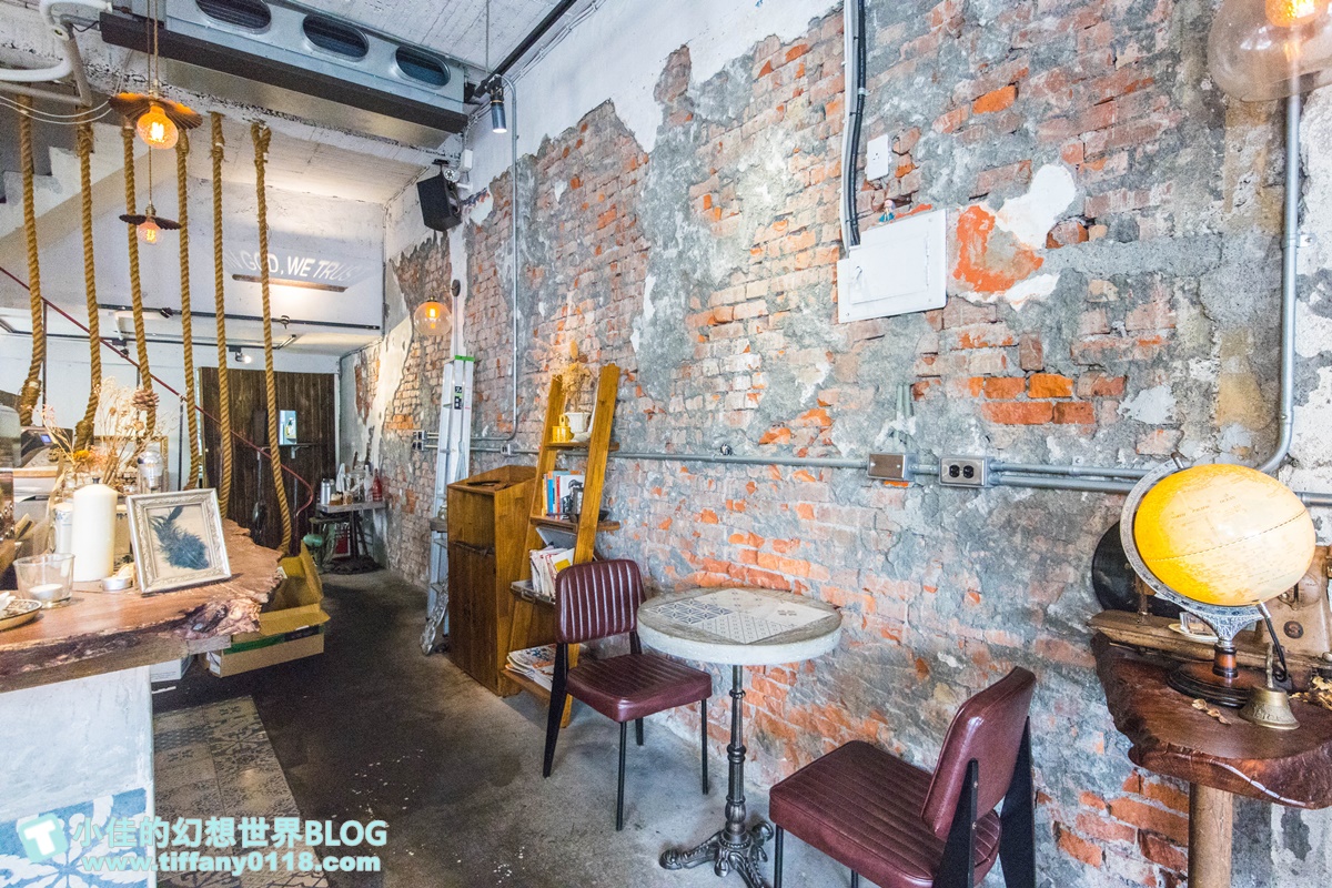 [高雄美食]亨寶咖啡早午餐/懷舊復古風格裝潢好拍又好吃/超豐盛高雄早午餐推薦(附完整菜單)