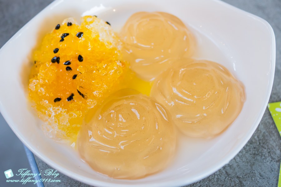 [高雄景點]棧貳庫KW2/白色旋轉木馬IG打卡點/文青約會親子出遊推薦/美食餐廳文創商品應有盡有