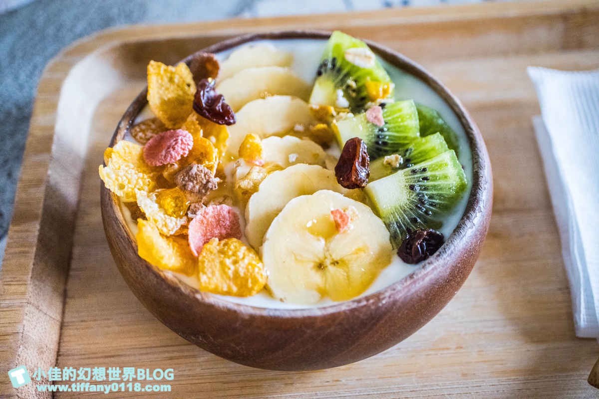 [高雄美食]亨寶咖啡早午餐/懷舊復古風格裝潢好拍又好吃/超豐盛高雄早午餐推薦(附完整菜單)