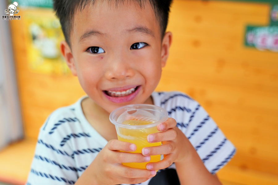 藕家　蓮藕　珍珠　蓮藕珍珠　第一家　獨家　手工　古法　鹽埕　奶茶　必喝　高雄美食