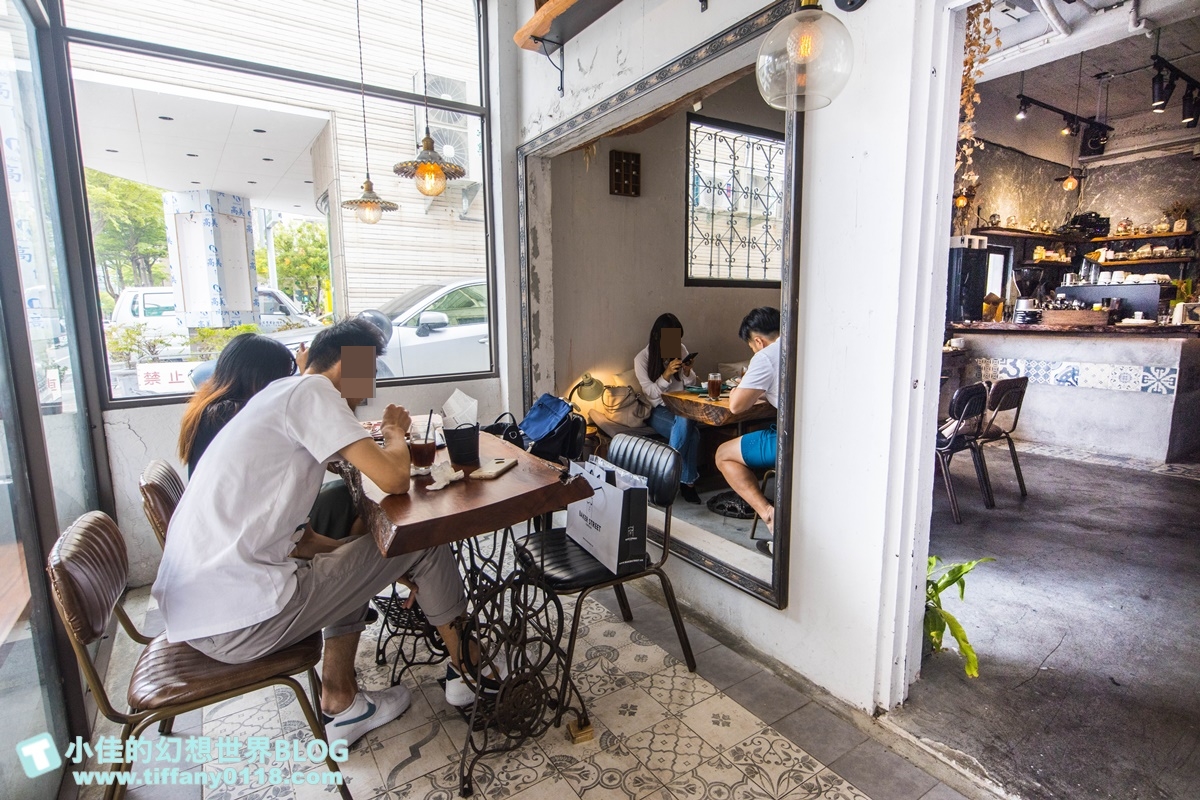 [高雄美食]亨寶咖啡早午餐/懷舊復古風格裝潢好拍又好吃/超豐盛高雄早午餐推薦(附完整菜單)