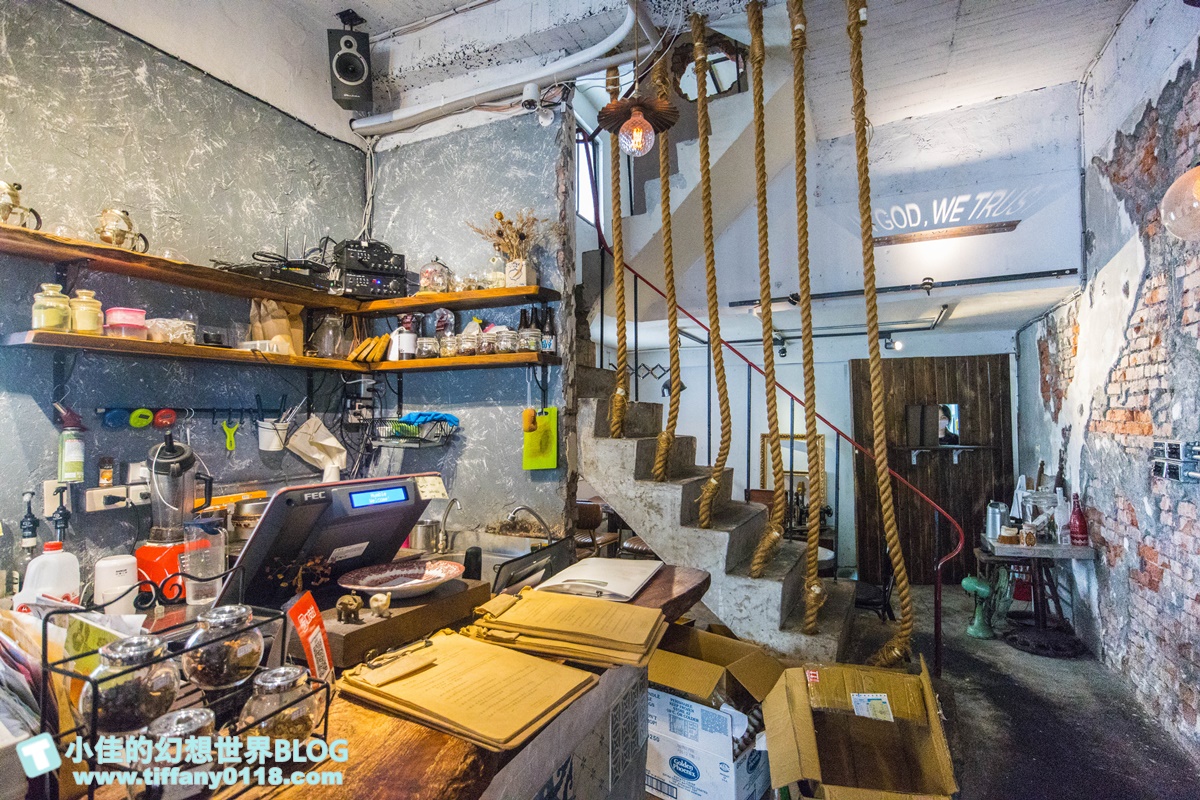 [高雄美食]亨寶咖啡早午餐/懷舊復古風格裝潢好拍又好吃/超豐盛高雄早午餐推薦(附完整菜單)