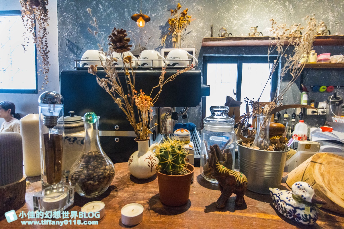 [高雄美食]亨寶咖啡早午餐/懷舊復古風格裝潢好拍又好吃/超豐盛高雄早午餐推薦(附完整菜單)