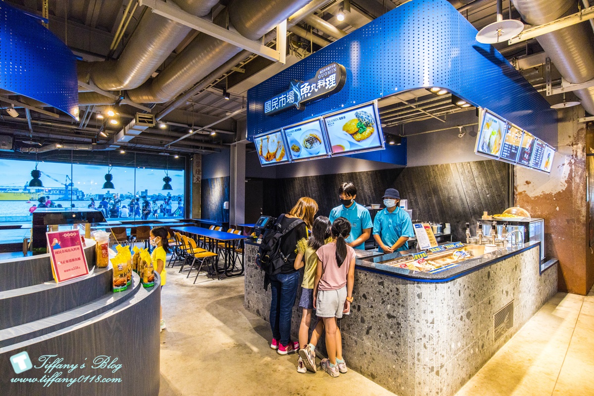 [高雄景點]棧貳庫KW2/白色旋轉木馬IG打卡點/文青約會親子出遊推薦/美食餐廳文創商品應有盡有