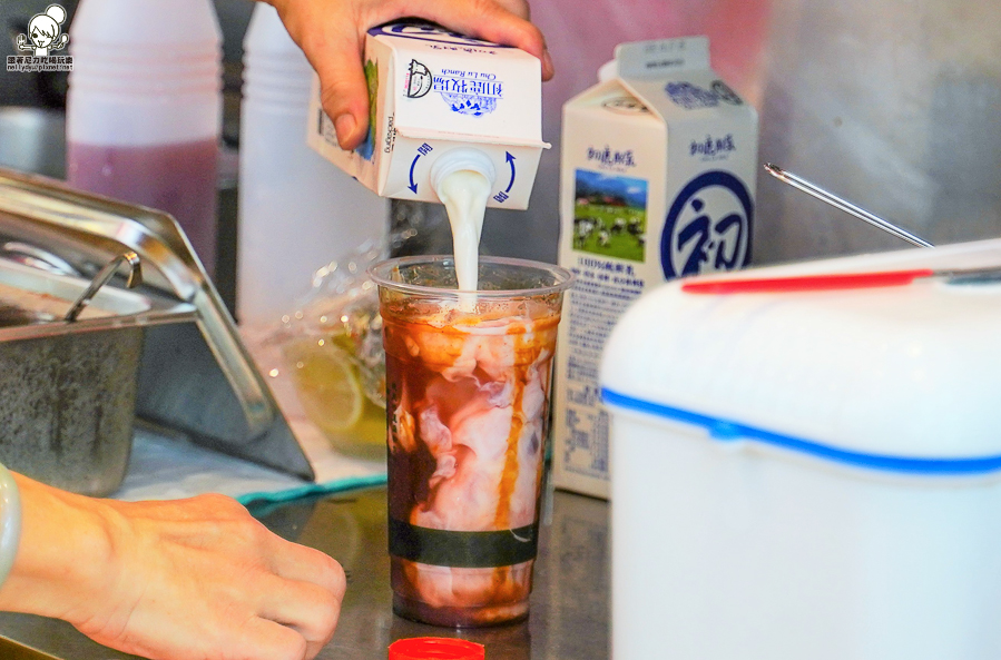 藕家　蓮藕　珍珠　蓮藕珍珠　第一家　獨家　手工　古法　鹽埕　奶茶　必喝　高雄美食