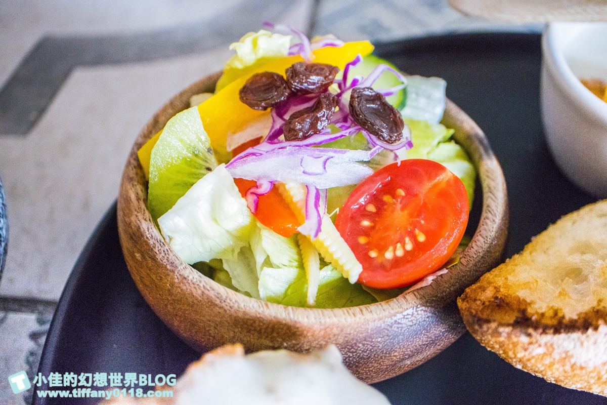 [高雄美食]亨寶咖啡早午餐/懷舊復古風格裝潢好拍又好吃/超豐盛高雄早午餐推薦(附完整菜單)