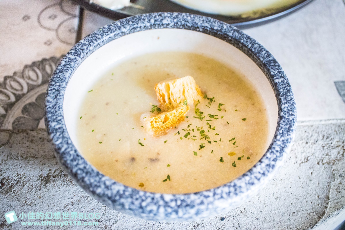 [高雄美食]亨寶咖啡早午餐/懷舊復古風格裝潢好拍又好吃/超豐盛高雄早午餐推薦(附完整菜單)